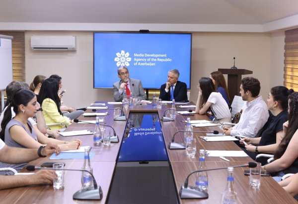 “Saxta xəbər və dezinformasiyaya qarşı mübarizədə jurnalistikanın gücü” mövzusunda təlim keçirilib (FOTO)