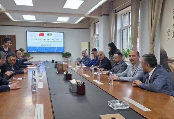 UNEC-in rektoru Çində işgüzar səfərdədir: Lanzhouda mühüm əməkdaşlıqlara imza atılıb (FOTO)