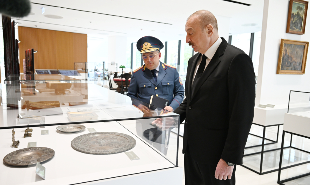 Prezident İlham Əliyev Dövlət Gömrük Komitəsinin yeni inzibati binasının açılışında iştirak edib (FOTO/VİDEO)
