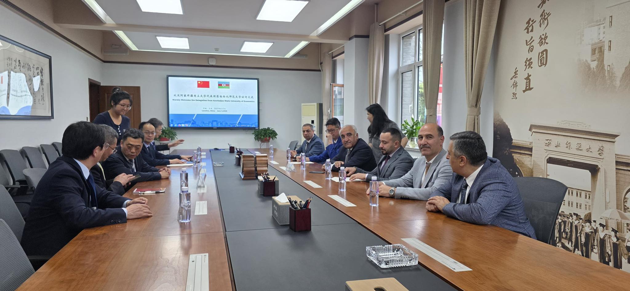 UNEC-in rektoru Çində işgüzar səfərdədir: Lanzhouda mühüm əməkdaşlıqlara imza atılıb (FOTO)