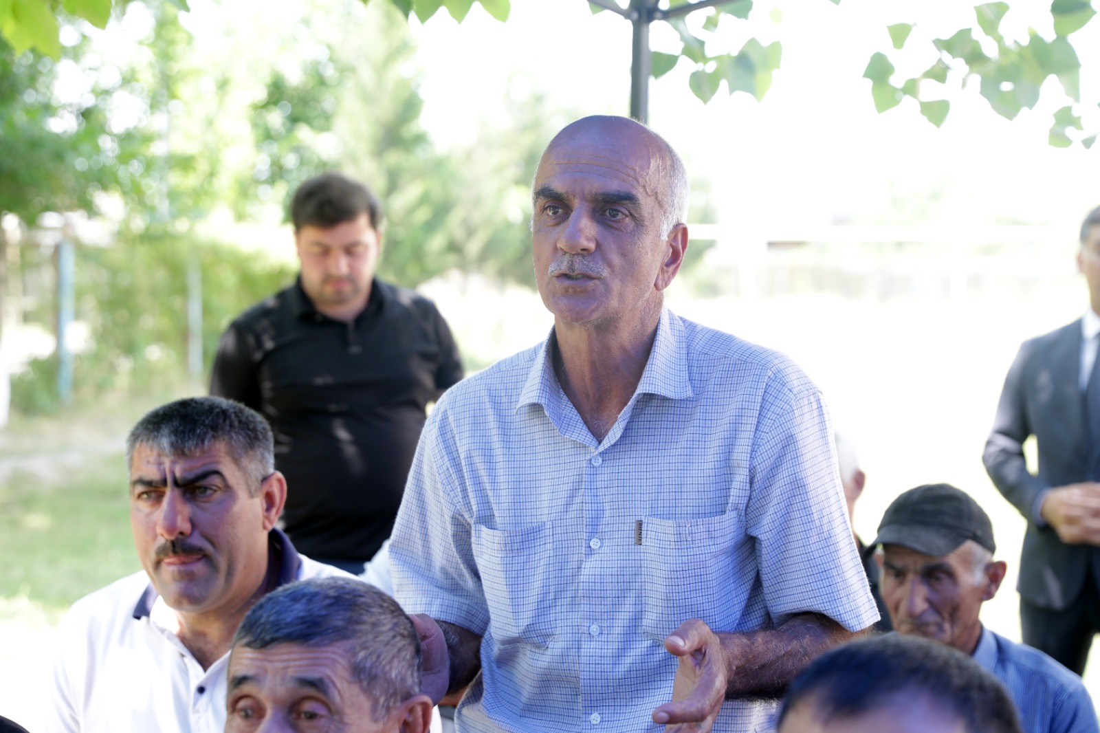 Xaçmaz İcra Hakimiyyətinin başçısı növbəti səyyar qəbul keçirib (FOTO)