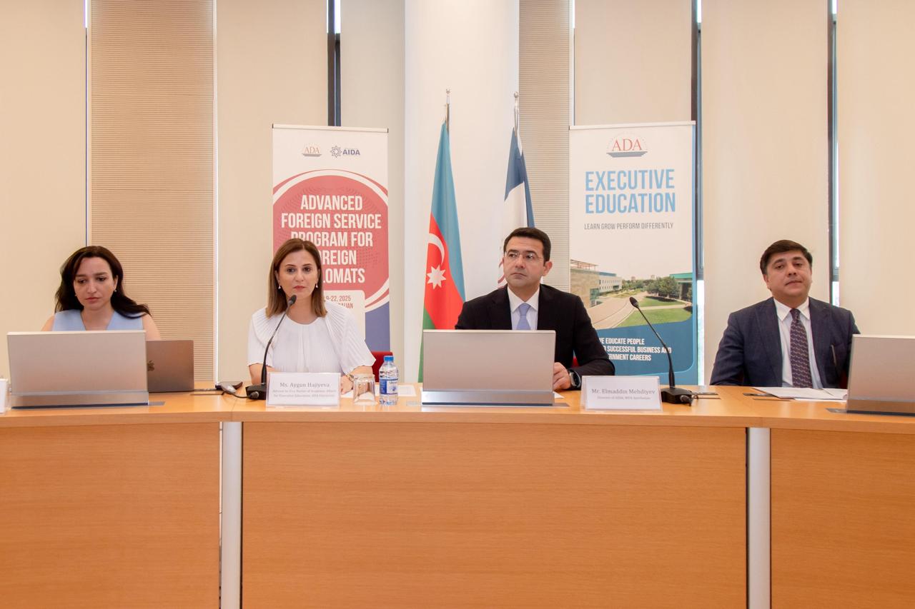 Xarici diplomatlar üçün təlim proqramına start verilib (FOTO)