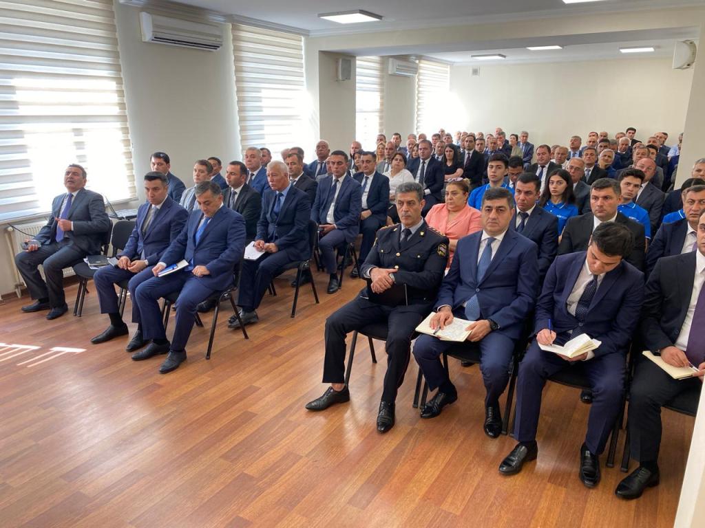 Bakıda bərk məişət tullantıları ilə bağlı müşavirə keçirilib (FOTO)