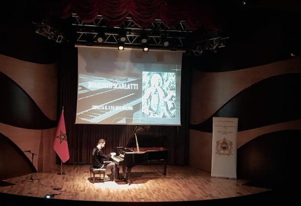 Bakıda Mədəniyyətlərarası Dialoq üzrə Ümumdünya Günü münasibətilə mərakeşli pianoçunun konserti keçirilib (FOTO)