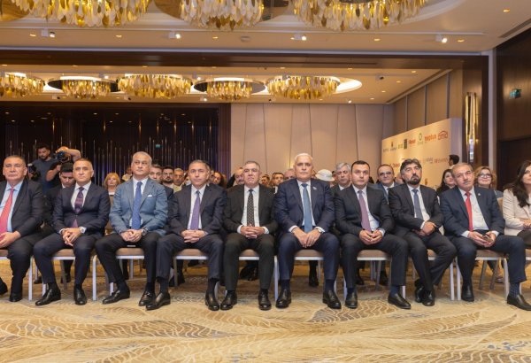 TŞİİB, Mətbuat Şurası və Veysəloğlu Şirkətlər Qrupu müsabiqə iştirakçıları olan jurnalistləri mükafatlandırdı (FOTO)