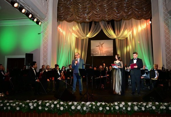 Dövlət Mahnı Teatrında Rəşid Behbudovun xatirə otağı yaradılıb (FOTO)
