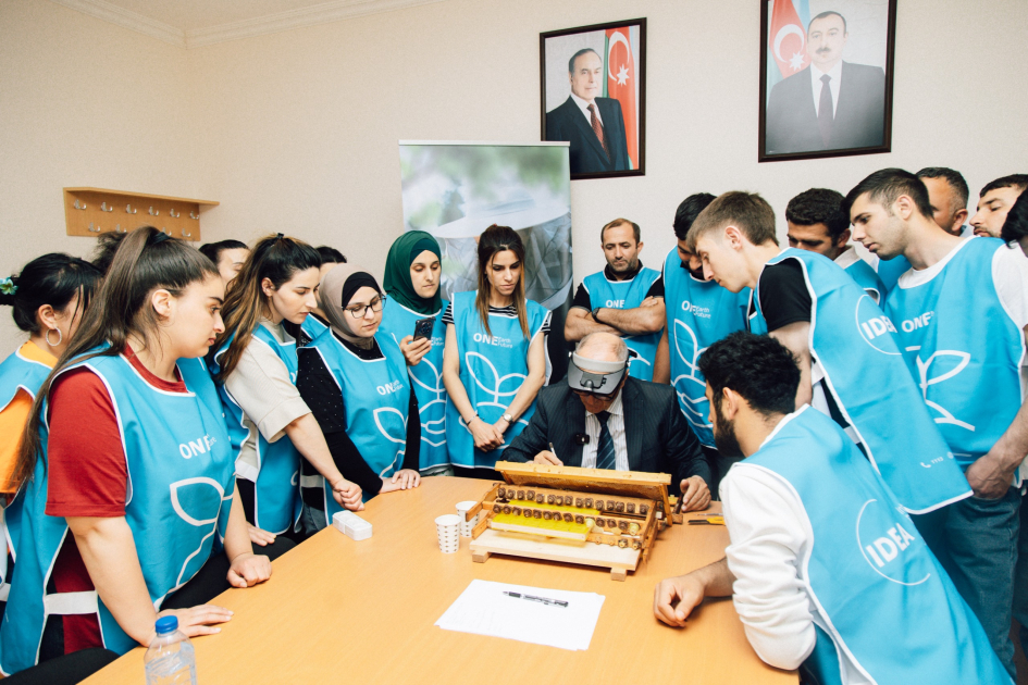 Heydər Əliyev Fondunun vitse-prezidenti Leyla Əliyevanın təşəbbüsü ilə Xızı rayonunda keçirilən “Gənc arıçı” layihəsinin təlim mərhələsi yekunlaşıb (FOTO)