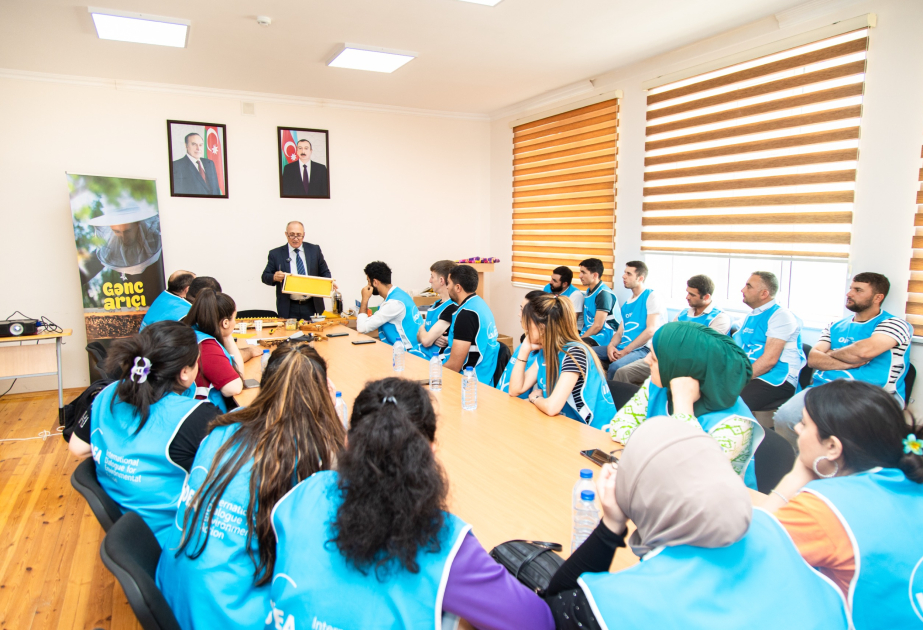Heydər Əliyev Fondunun vitse-prezidenti Leyla Əliyevanın təşəbbüsü ilə Xızı rayonunda keçirilən “Gənc arıçı” layihəsinin təlim mərhələsi yekunlaşıb (FOTO)