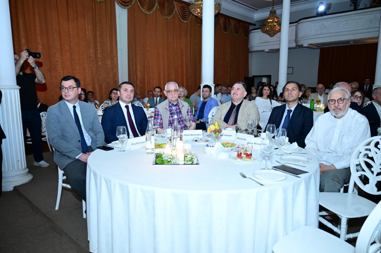 Dövlət Mahnı Teatrında Rəşid Behbudovun xatirə otağı yaradılıb (FOTO)