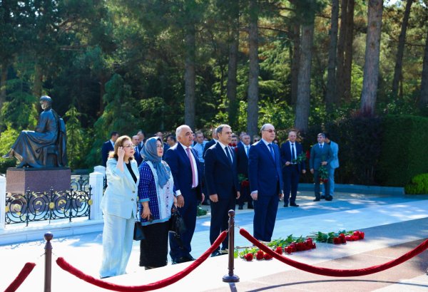 VII İqtisadiyyat və İdarəetmə Sahəsində Tədqiqatçıların Beynəlxalq Elmi Konfransı (ISCEMR-2025) keçirilir (FOTO)