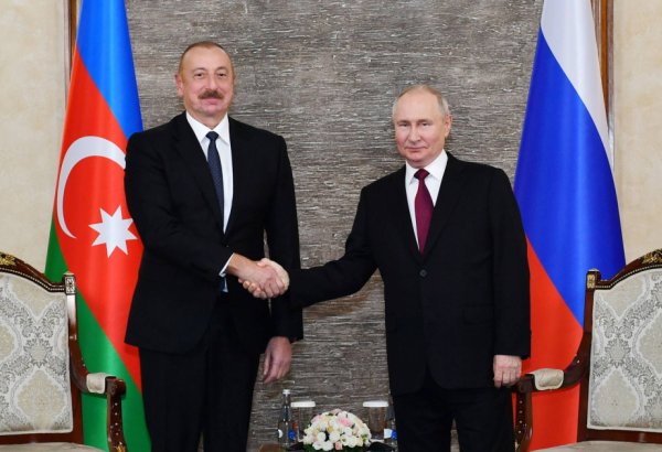 Vladimir Putin Prezident İlham Əliyevə zəng edib