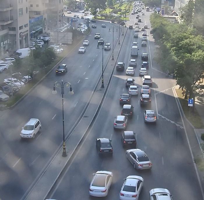 Sürücülərin NƏZƏRİNƏ: Paytaxtın bir sıra yollarında tıxac var - SİYAHI (FOTO)