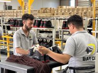 Azərbaycan ilk dəfə Qazaxıstana çəkmə ixracına başlayıb (FOTO)