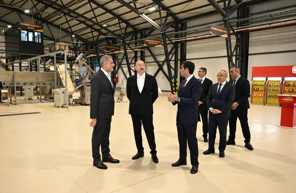 Prezident İlham Əliyev Bakıda müxtəlif növ və çeşiddə qəlyanaltı məhsullarının istehsalı zavodunun açılışında iştirak edib (FOTO)