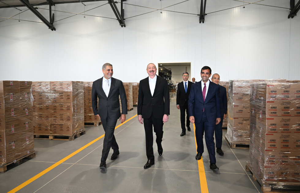 Prezident İlham Əliyev Bakıda müxtəlif növ və çeşiddə qəlyanaltı məhsullarının istehsalı zavodunun açılışında iştirak edib (FOTO)