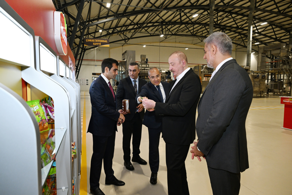Prezident İlham Əliyev Bakıda müxtəlif növ və çeşiddə qəlyanaltı məhsullarının istehsalı zavodunun açılışında iştirak edib (FOTO)