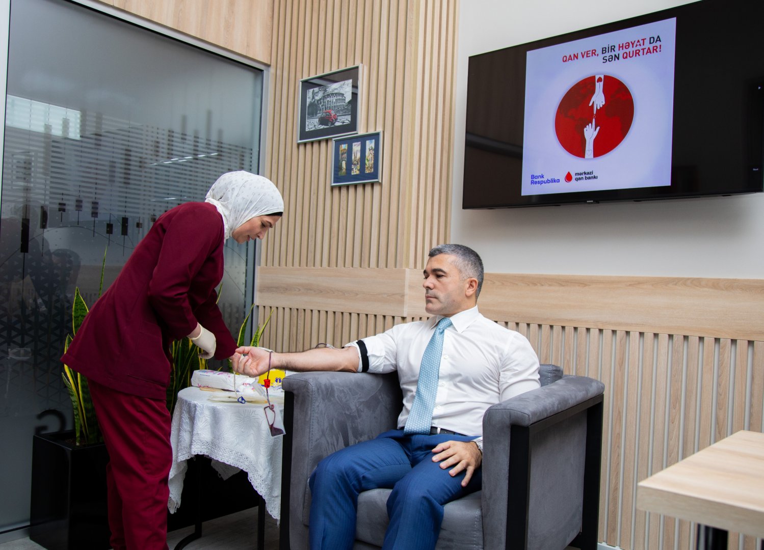Bank Respublika “Ümumdünya Qan Donoru Günü”nə həsr olunmuş qanvermə aksiyası keçirib (FOTO)