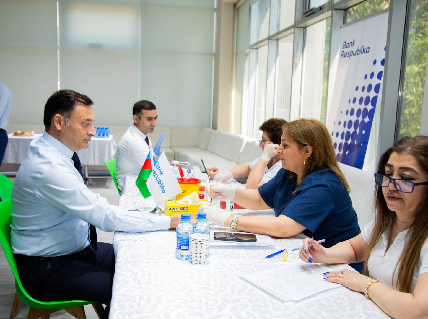 Bank Respublika “Ümumdünya Qan Donoru Günü”nə həsr olunmuş qanvermə aksiyası keçirib (FOTO)