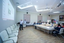 Balaxanı neftçiləri hasilat ərazilərinin ekoloji mühafizəsinə dair elmi sessiyada iştirak ediblər (FOTO)