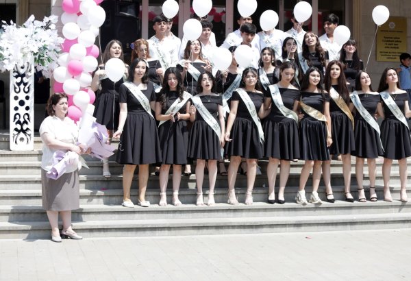 Xaçmaz rayonunda fəaliyyət göstərən tam orta məktəblərdə “Son zəng” tədbirləri keçirilib (FOTO)