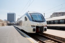 Qazaxa ilk dəfə sürətli qatarlarla sərnişindaşımaya başlanılır (FOTO)