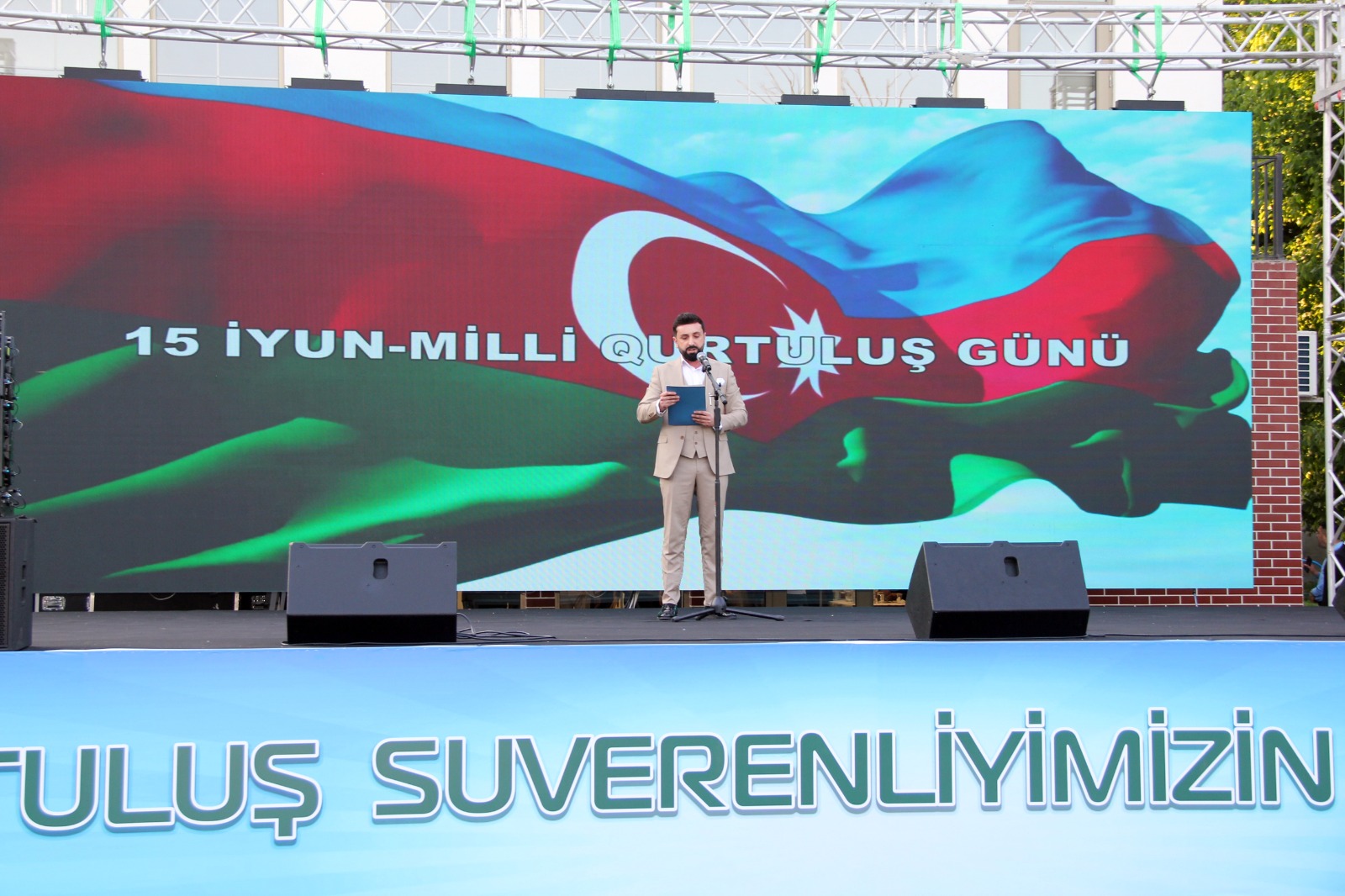 Xaçmaz rayonunda “Qurtuluş suverenliyimizin təməlidir!”  adlı bayram koserti təşkil olunub (FOTO)