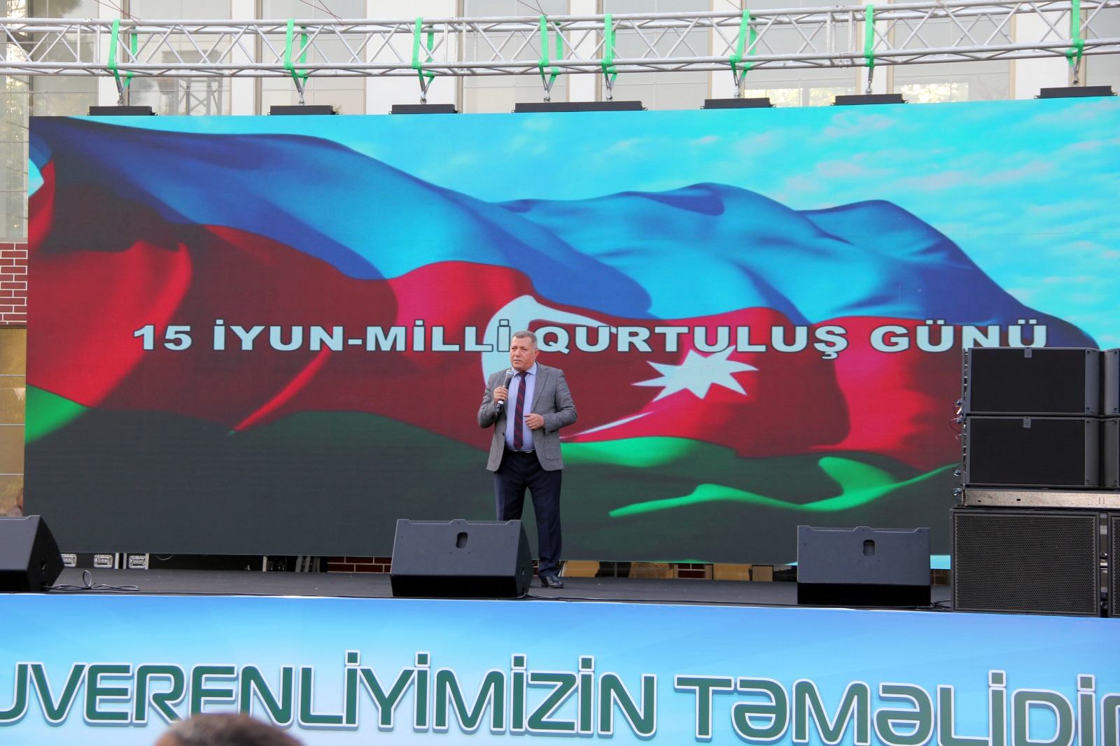 Xaçmaz rayonunda “Qurtuluş suverenliyimizin təməlidir!”  adlı bayram koserti təşkil olunub (FOTO)