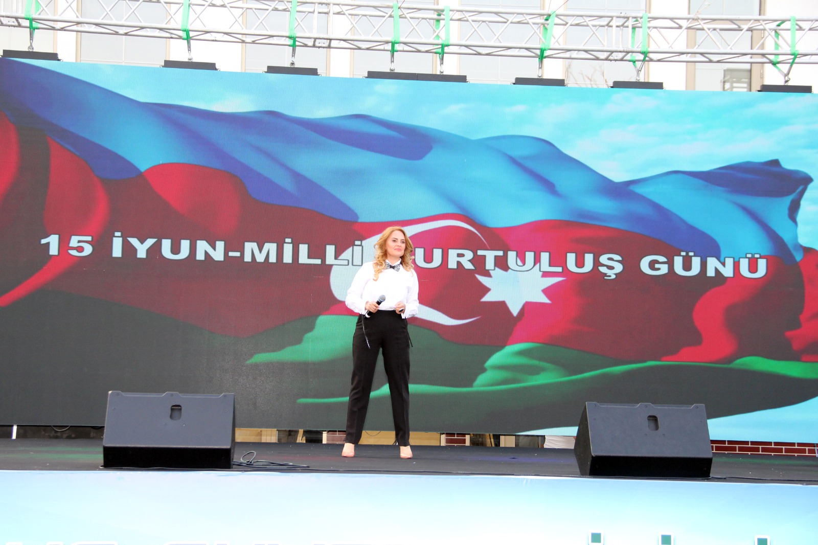 Xaçmaz rayonunda “Qurtuluş suverenliyimizin təməlidir!”  adlı bayram koserti təşkil olunub (FOTO)
