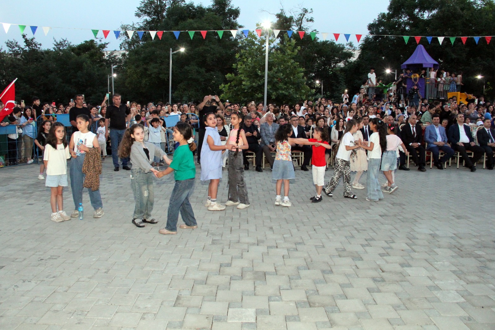 Xaçmaz rayonunda “Qurtuluş suverenliyimizin təməlidir!”  adlı bayram koserti təşkil olunub (FOTO)
