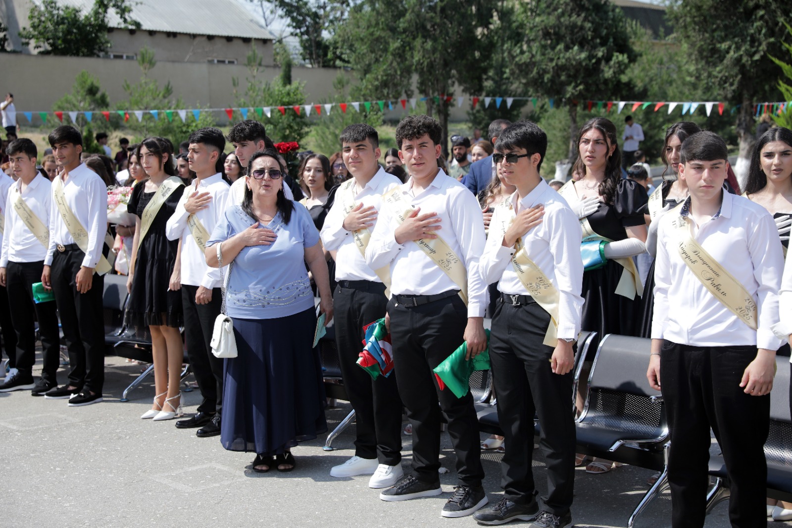 Xaçmaz rayonunda fəaliyyət göstərən tam orta məktəblərdə “Son zəng” tədbirləri keçirilib (FOTO)