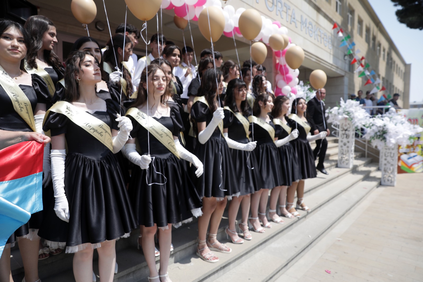 Xaçmaz rayonunda fəaliyyət göstərən tam orta məktəblərdə “Son zəng” tədbirləri keçirilib (FOTO)