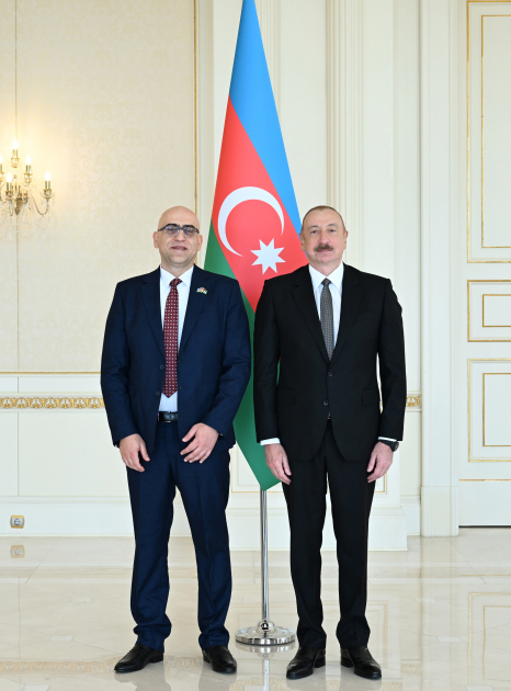 Azərbaycan Prezidenti İlham Əliyev Fələstinin ölkəmizdə yeni təyin olunmuş səfirinin etimadnaməsini qəbul edib (FOTO)