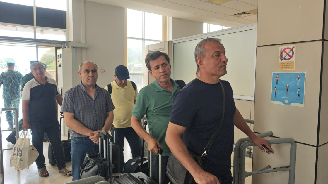 Bir qrup Tacikistan vətəndaşı Azərbaycan vasitəsilə İrandan təxliyə olunub (FOTO)
