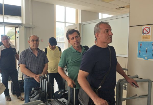 Bir qrup Tacikistan vətəndaşı Azərbaycan vasitəsilə İrandan təxliyə olunub (FOTO)