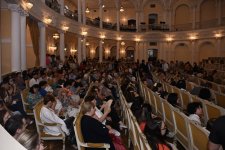 Bakıda tam dolu zalda axşam! Rus orkestri İrandan təxliyə köməyinə minnətdarlıq əlaməti olaraq çıxış etdi (FOTO)