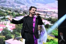 Heydər Əliyev Mərkəzinin parkında Milli Qurtuluş Günü münasibəti ilə konsert olub (FOTO)