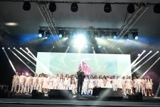 Heydər Əliyev Mərkəzinin parkında Milli Qurtuluş Günü münasibəti ilə konsert olub (FOTO)