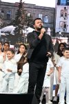 Heydər Əliyev Mərkəzinin parkında Milli Qurtuluş Günü münasibəti ilə konsert olub (FOTO)