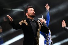 Heydər Əliyev Mərkəzinin parkında Milli Qurtuluş Günü münasibəti ilə konsert olub (FOTO)