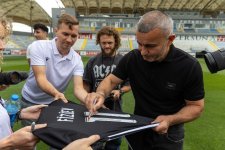 "Qarabağ" UFC-ni qarşıladı - Rafael Fiziev Ağdam klubunun stadionunda (FOTO/VİDEO)