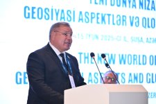 Şuşada “Yeni dünya nizamı: geosiyasi aspektlər və qlobal çağırışlar” mövzusunda beynəlxalq konfrans keçirilib (FOTO)