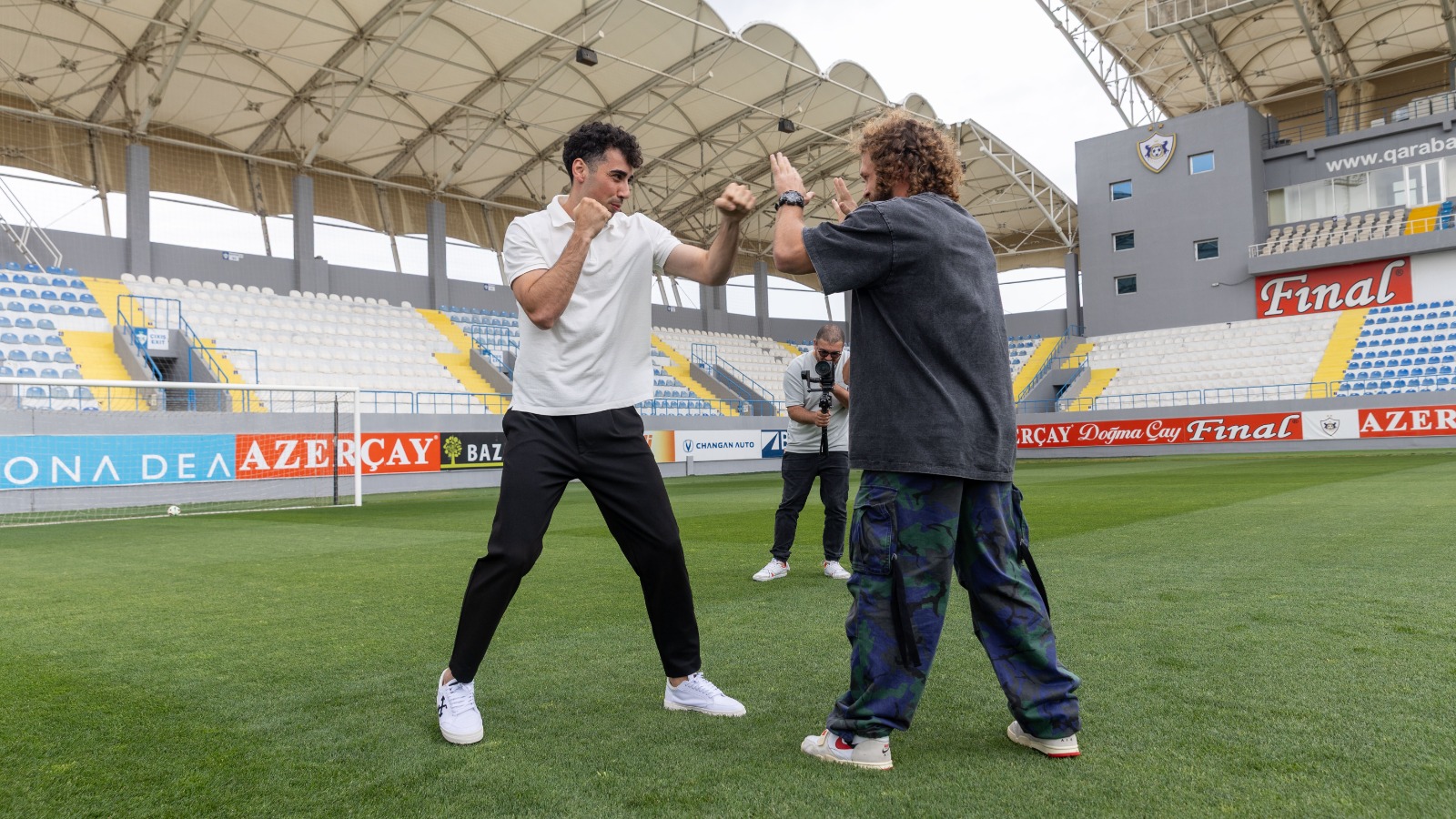 "Qarabağ" UFC-ni qarşıladı - Rafael Fiziev Ağdam klubunun stadionunda (FOTO/VİDEO)