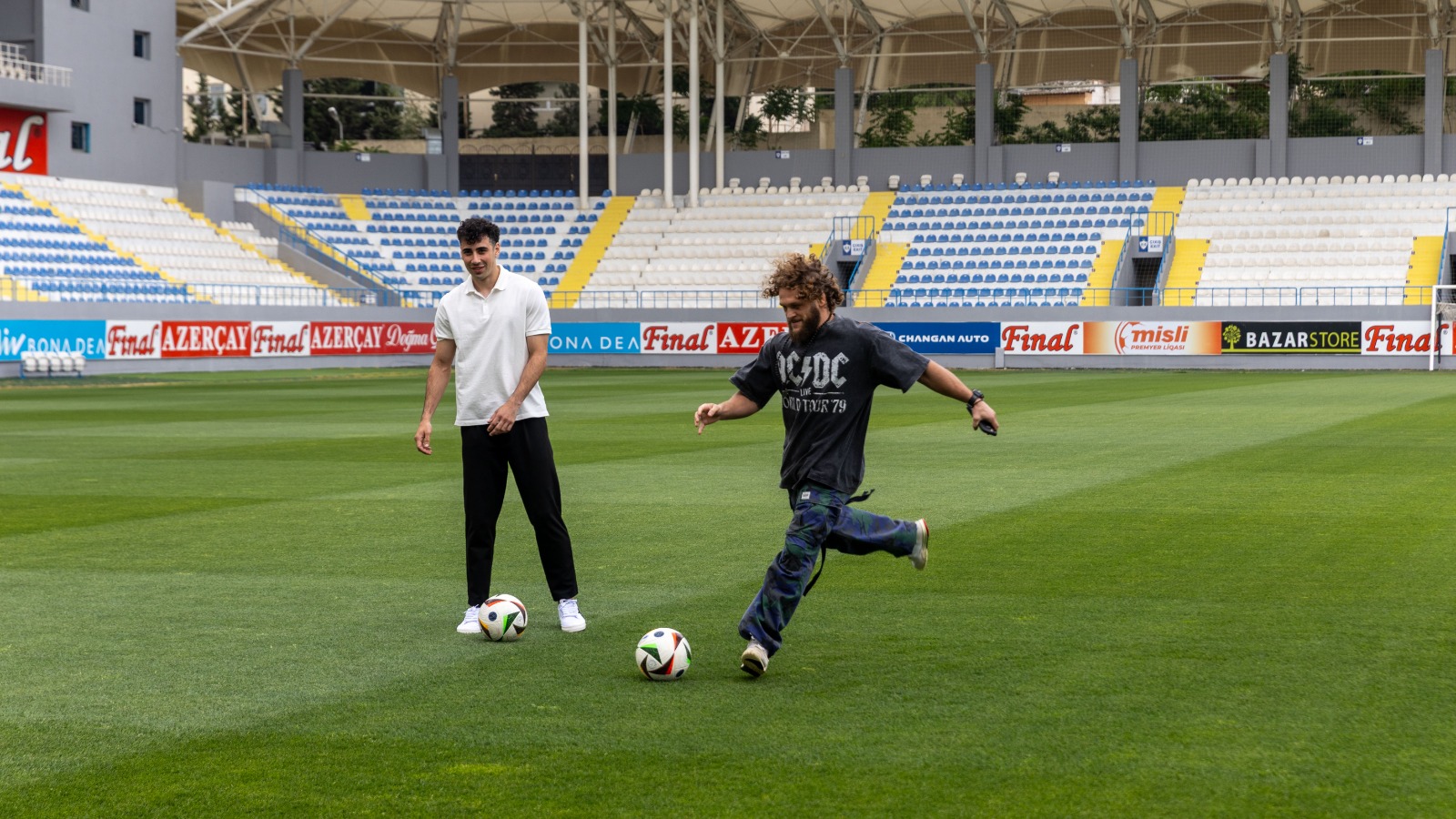"Qarabağ" UFC-ni qarşıladı - Rafael Fiziev Ağdam klubunun stadionunda (FOTO/VİDEO)