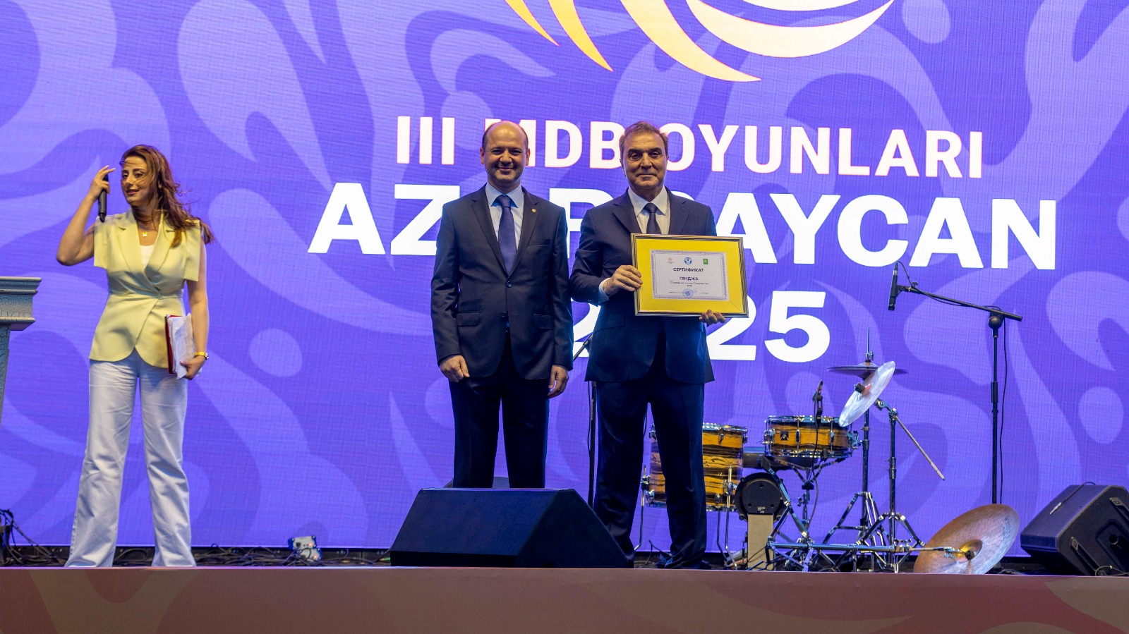 Gəncənin MDB-nin idman paytaxtı seçilməsi münasibətilə sertifikatın təqdimetmə mərasimi keçirilib (FOTO)
