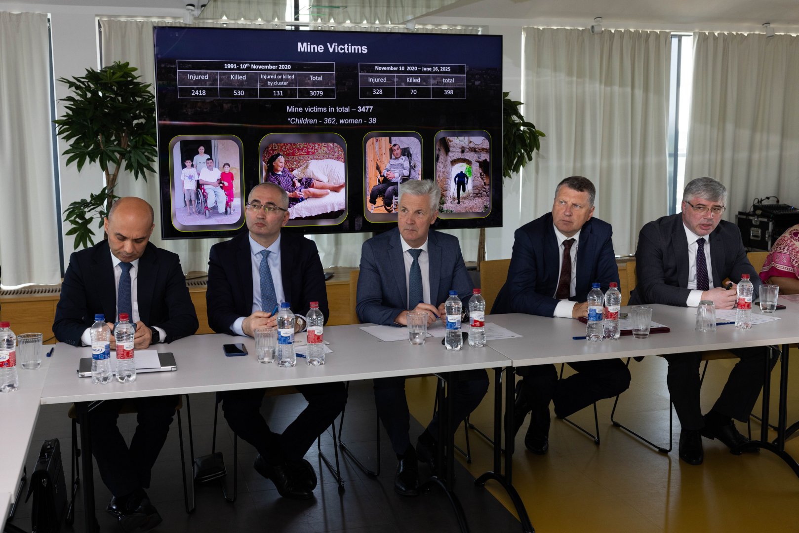 Riqada Azərbaycanın üzləşdiyi mina təhlükəsinə dair dəyirmi masa keçirilib