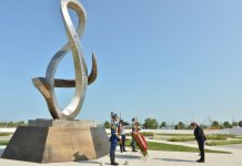 Bolqarıstan Milli Assambleyasının sədri Fəxri xiyabanı və Zəfər parkını ziyarət edib (FOTO)