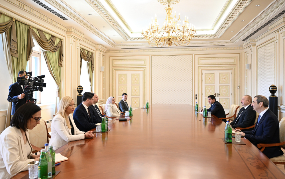 Prezident İlham Əliyev Şimali Makedoniya Assambleyasının sədrini qəbul edib (FOTO)