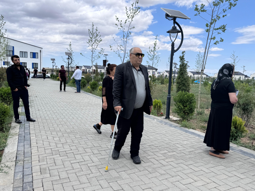 Növbəti köç karvanı Kəngərli kəndinə çatıb: evlərin açarları təqdim olunub (FOTO)