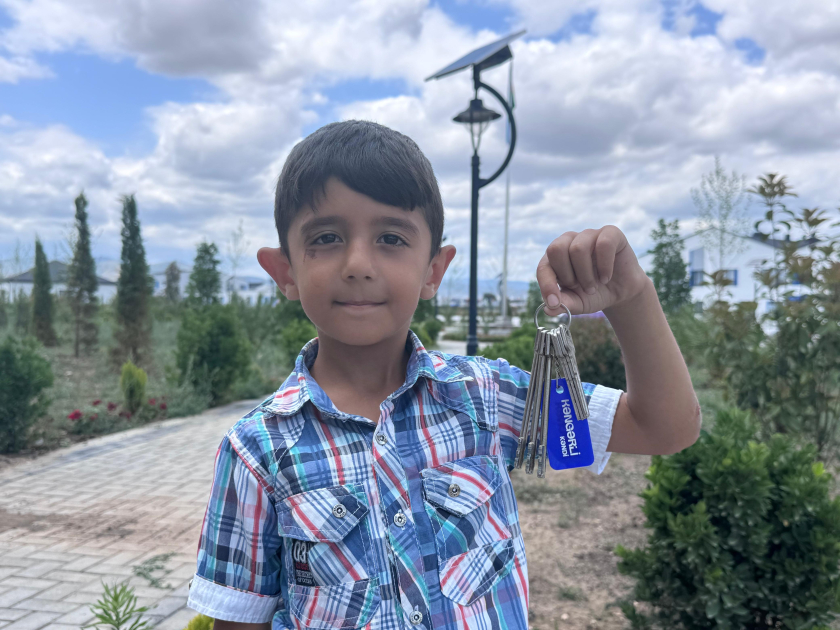 Növbəti köç karvanı Kəngərli kəndinə çatıb: evlərin açarları təqdim olunub (FOTO)
