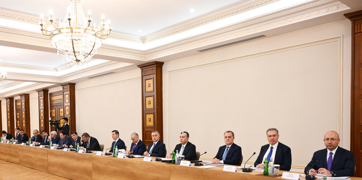 BMT-nin Ümumdünya Şəhərsalma Forumunun 13-cü sessiyasının keçirilməsi ilə əlaqədar yaradılmış Təşkilat Komitəsinin ilk iclası olub (FOTO)